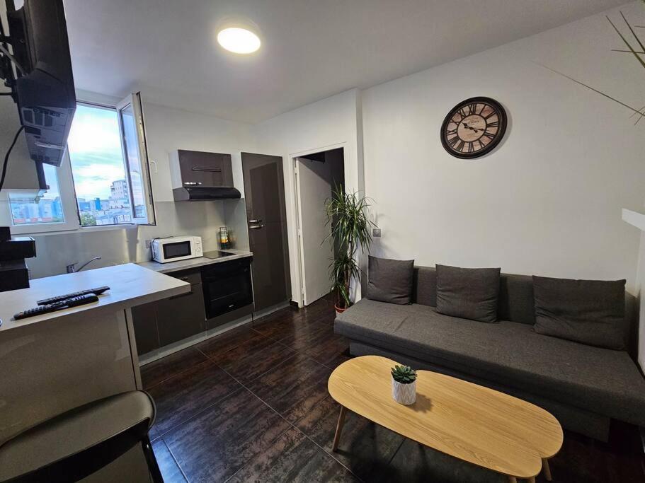 Appartement Proche Metro Paris Pantin Exterior foto